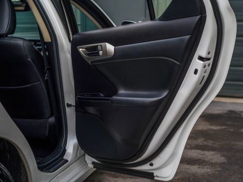 Used 2015 Lexus CT 200h FWD image 27