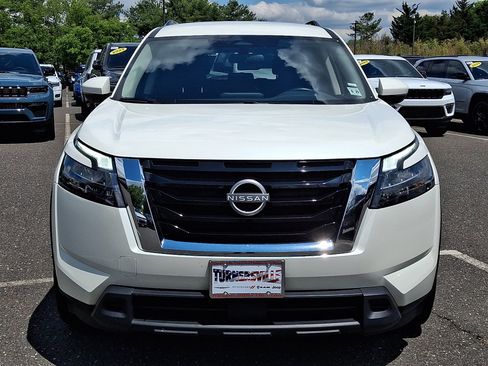 Used 2024 Nissan Pathfinder SV AWD/4WD image 8