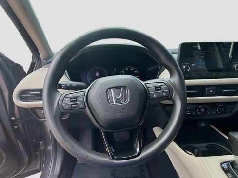 Used 2024 Honda HR-V LX image 10