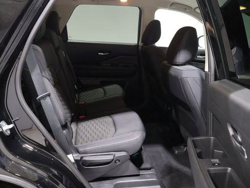 Used 2022 Nissan Pathfinder S AWD/4WD image 20