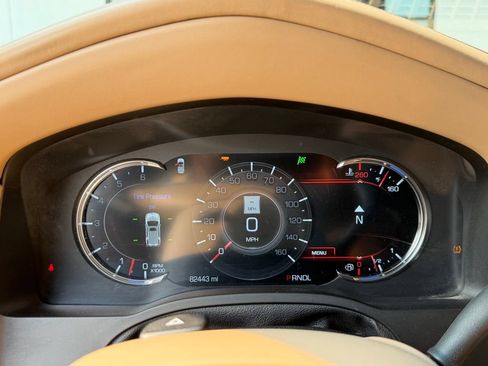 Used 2019 Cadillac Escalade ESV Platinum AWD/4WD image 15
