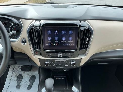 Used 2023 Chevrolet Traverse LT image 23