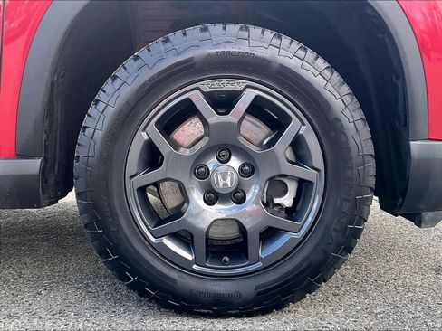Used 2025 Honda Pilot TrailSport image 7