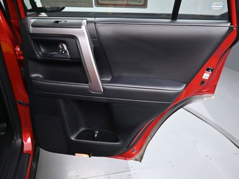 Certified 2024 Toyota 4Runner SR5 AWD/4WD image 31
