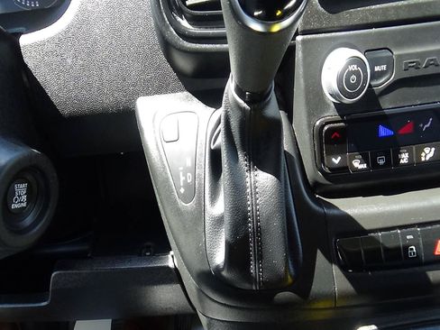 Used 2026 RAM ProMaster 2500 w/ Convenience Group FWD image 21