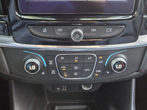 Used 2023 Chevrolet Traverse RS image 19