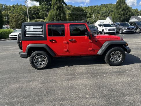 Used 2017 Jeep Wrangler Unlimited Rubicon w/ Cold Weather Group image 9