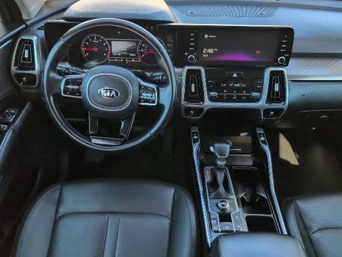 Used 2021 Kia Sorento SX image 4