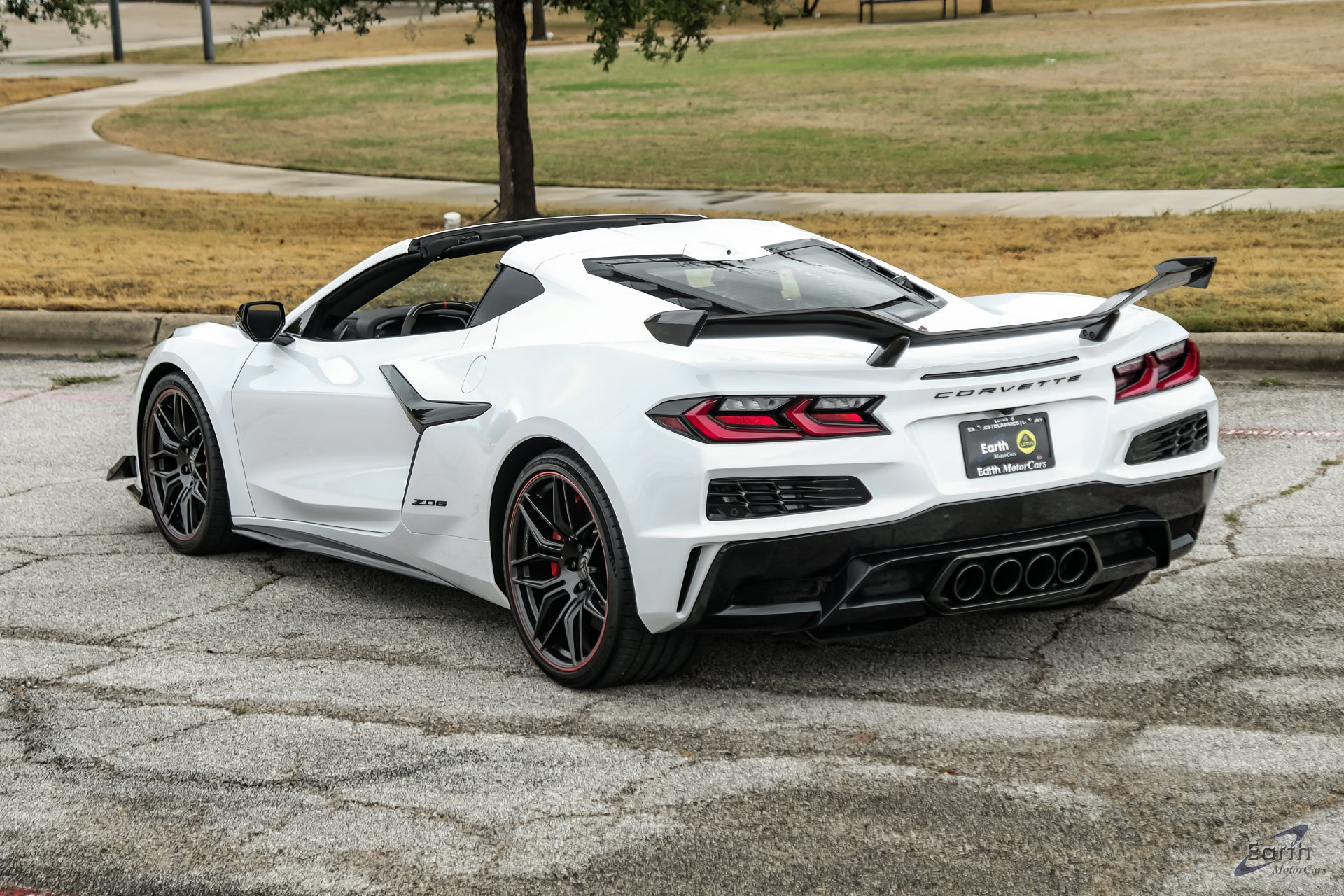 Used 2024 Chevrolet Corvette Z06 w/ Z07 Performance Package RWD image 12