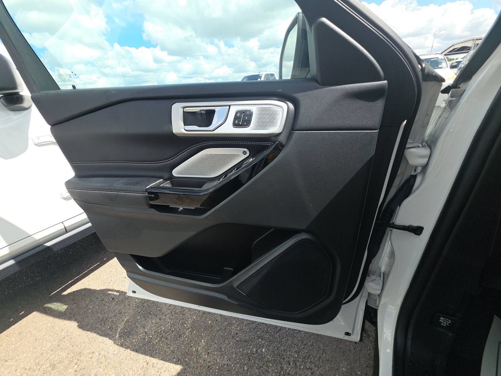 Used 2023 Ford Explorer ST w/ Equipment Group 401A AWD/4WD image 22