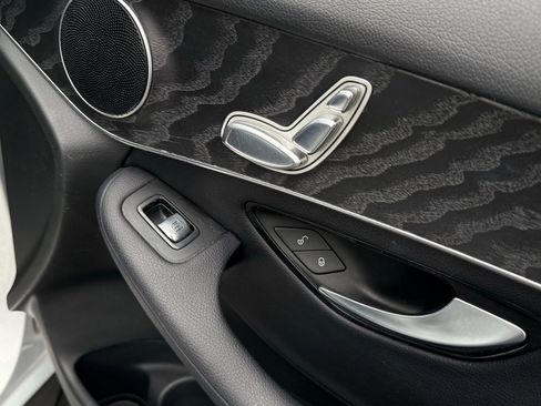 Used 2018 Mercedes-Benz GLC 300 image 10