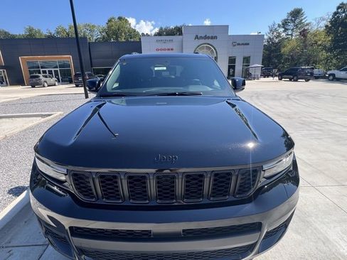 New 2025 Jeep Grand Cherokee L Altitude image 8