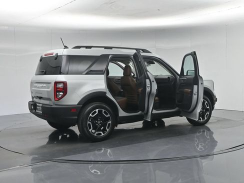 Used 2023 Ford Bronco Sport Outer Banks w/ Tech Package AWD/4WD image 6