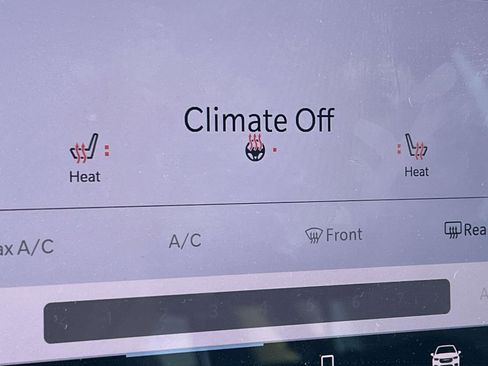 Used 2024 Chrysler Pacifica Touring-L image 21