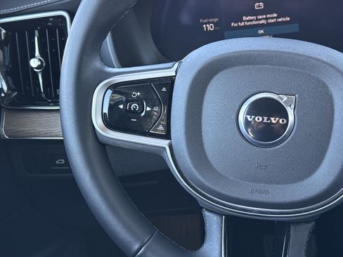 Used 2025 Volvo XC90 B6 Plus image 19