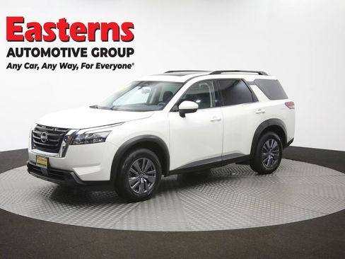 Used 2023 Nissan Pathfinder SV w/ SV Premium Package AWD/4WD image 59
