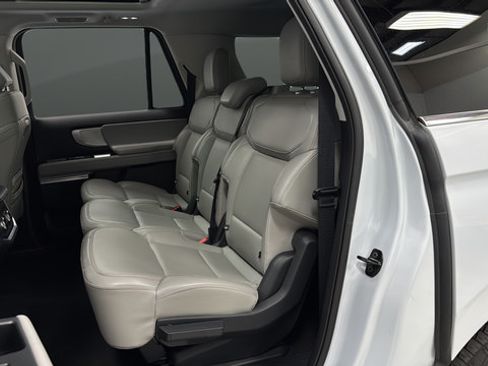 Used 2025 Ford Expedition Max Active AWD/4WD image 22