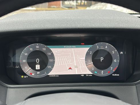 Used 2025 Land Rover Range Rover Velar Dynamic SE image 18