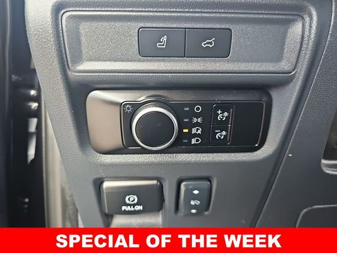 Used 2024 Ford Expedition XLT image 28