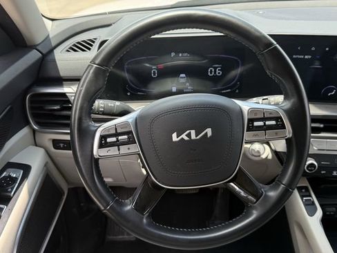 Used 2024 Kia Telluride S w/ S Sunroof Package FWD image 11