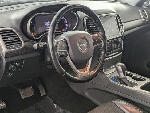 Used 2021 Jeep Grand Cherokee Laredo X image 10