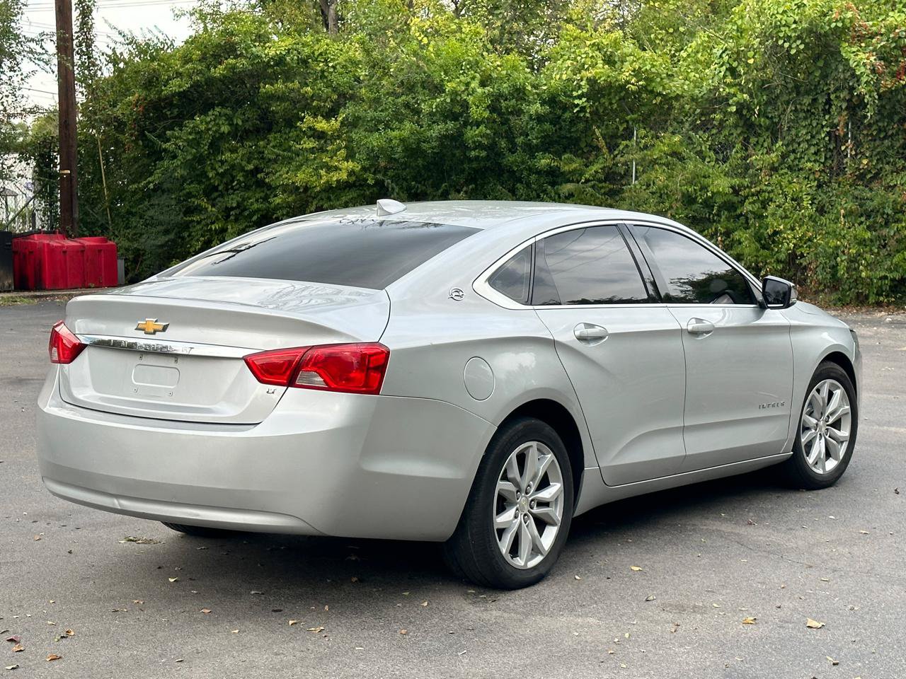 Used 2016 Chevrolet Impala LT FWD image 4