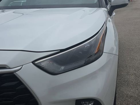 Used 2023 Toyota Highlander XLE FWD image 34