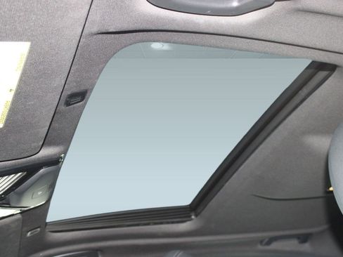 Used 2023 BMW 540i w/ M Sport Package image 16