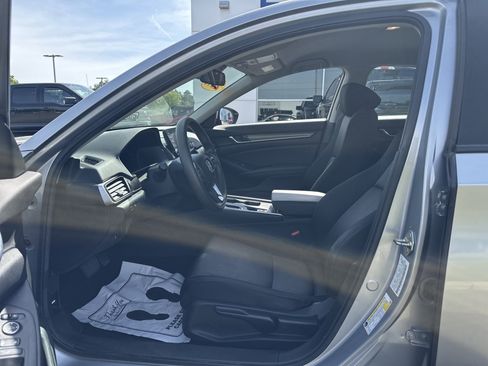 Used 2019 Honda Accord LX image 5