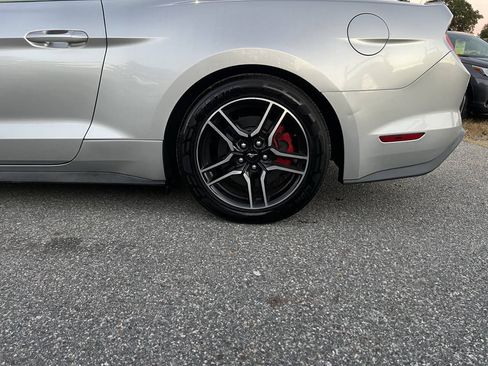 Used 2018 Ford Mustang GT Premium RWD image 34