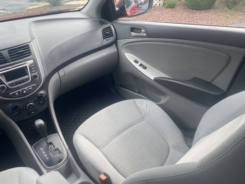 Used 2016 Hyundai Accent SE FWD image 11