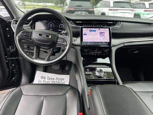 Certified 2023 Jeep Grand Cherokee L Limited AWD/4WD image 13