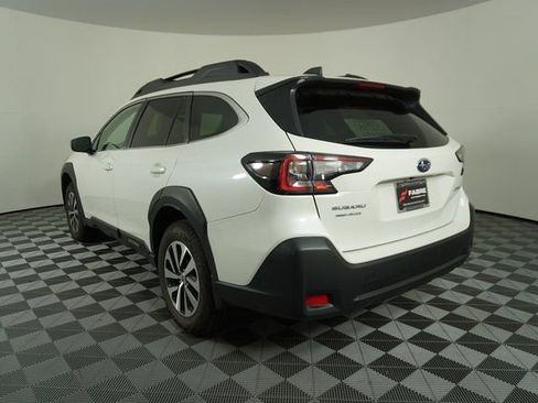 Certified 2025 Subaru Outback Premium image 5