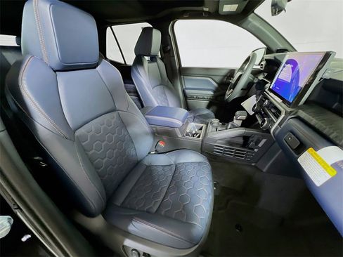 New 2026 Toyota 4Runner Platinum image 23