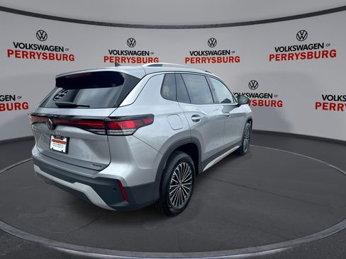 New 2025 Volkswagen Tiguan S w/ 18" Wheel Package image 8