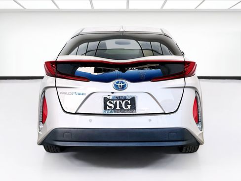 Used 2019 Toyota Prius Prime Advanced w/ Carpet Mat Package FWD image 5