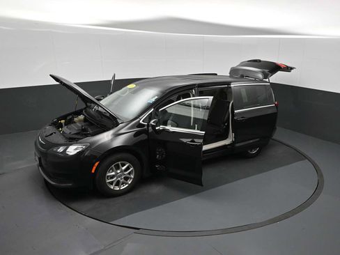 Used 2024 Chrysler Voyager LX FWD image 52