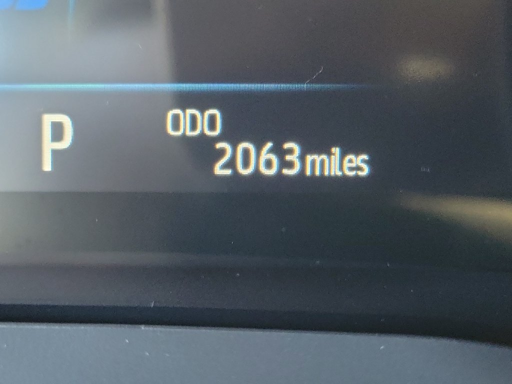 Used 2026 Toyota Sienna LE FWD image 3
