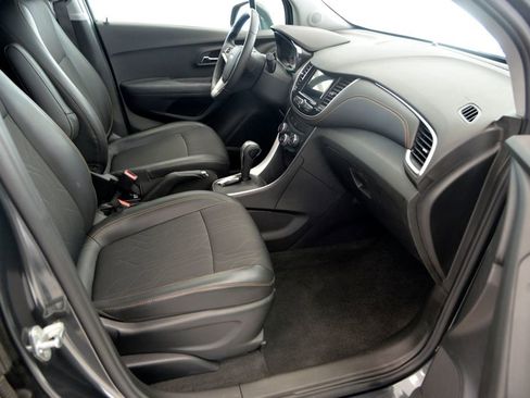 Used 2019 Chevrolet Trax LT w/ Driver Confidence Package image 29