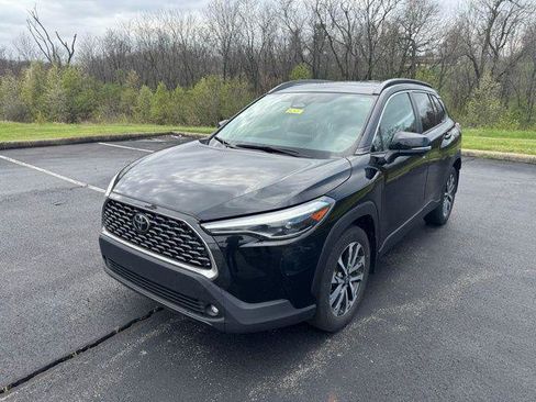 Certified 2023 Toyota Corolla Cross XLE w/ Convenience Package image 7