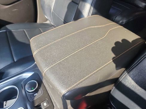 Used 2019 Chevrolet Traverse LT image 29