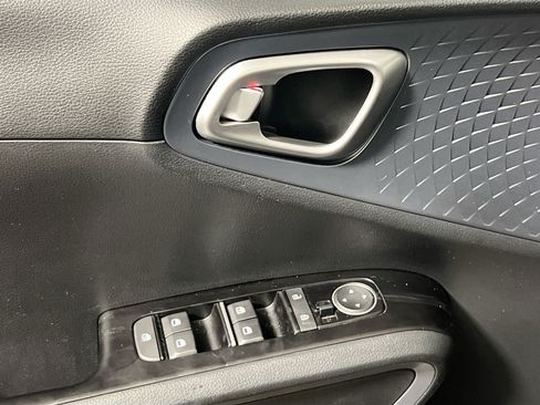 Used 2023 Kia Soul EX FWD image 16