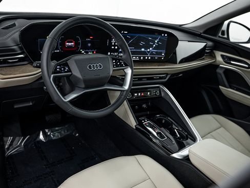 New 2025 Audi Q5 Premium image 8