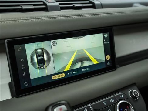 Used 2022 Land Rover Defender 110 S image 27