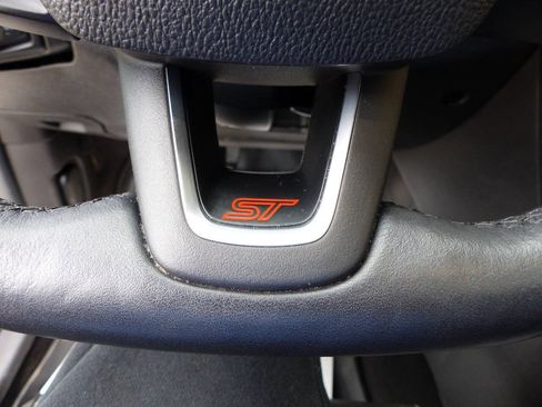 Used 2018 Ford Focus ST w/ Equipment Group 402A FWD image 35