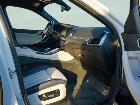 Used 2022 BMW X6 xDrive40i w/ Executive Package image 41