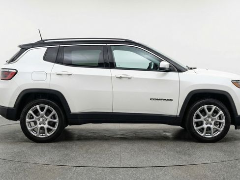 Used 2025 Jeep Compass Limited AWD/4WD image 11