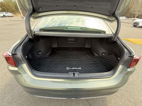 Used 2021 Lexus ES 300h w/ Premium Package image 27