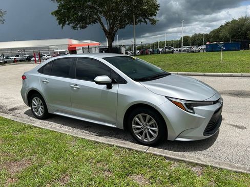 Used 2024 Toyota Corolla LE FWD image 8