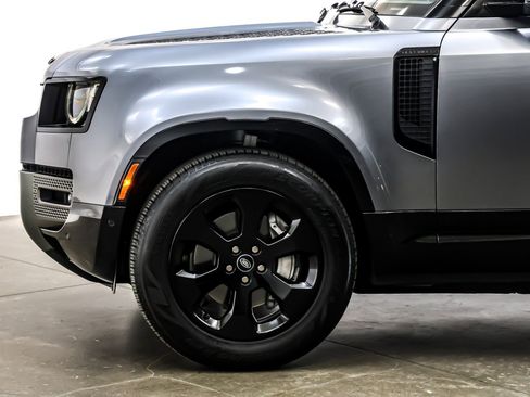 Used 2024 Land Rover Defender 110 X-Dynamic SE image 10